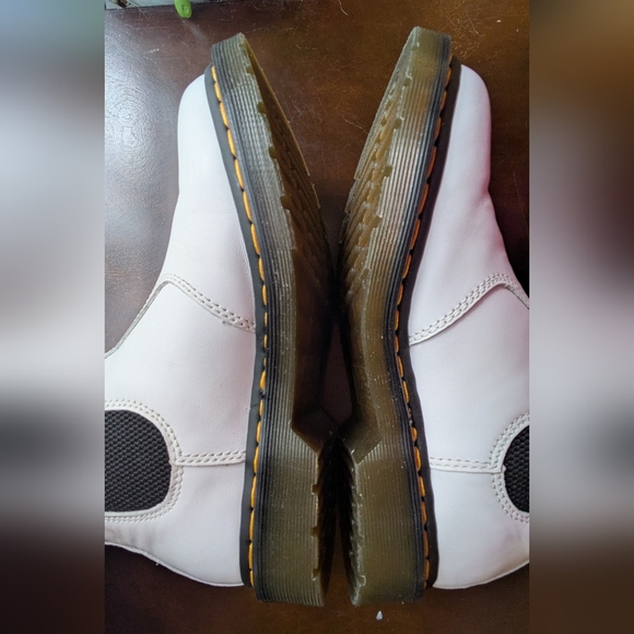 Dr. Martens White Chelsea Boots, Ladies Size 8. Like New. - Picture 5 of 10